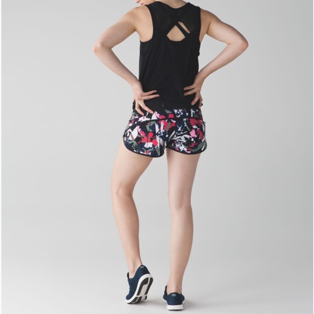 Lululemon Speed Short Pop Cut Boom Juice Multi Black Women’s Size 8 - Picture 4 of 15